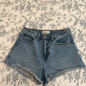 The 90’s relaxed cutoff short high rise